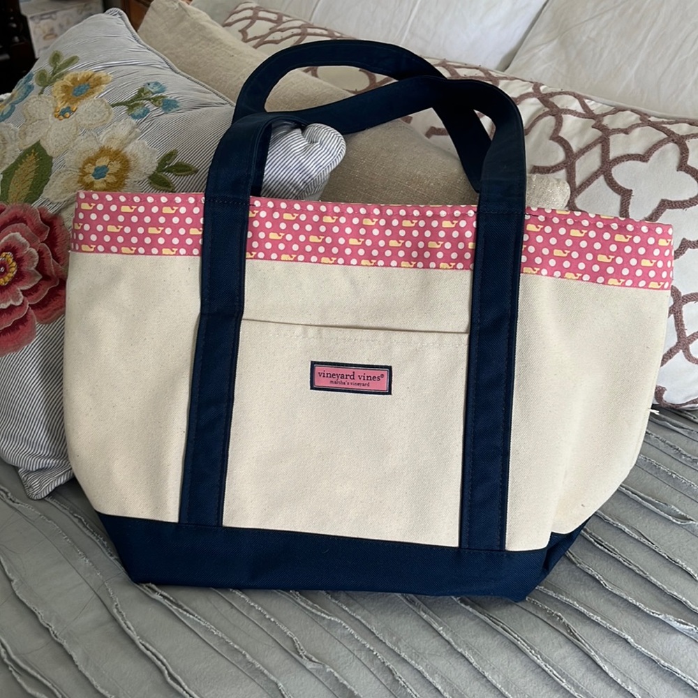 Vineyard Vines pink polka dot zipper top tote bag